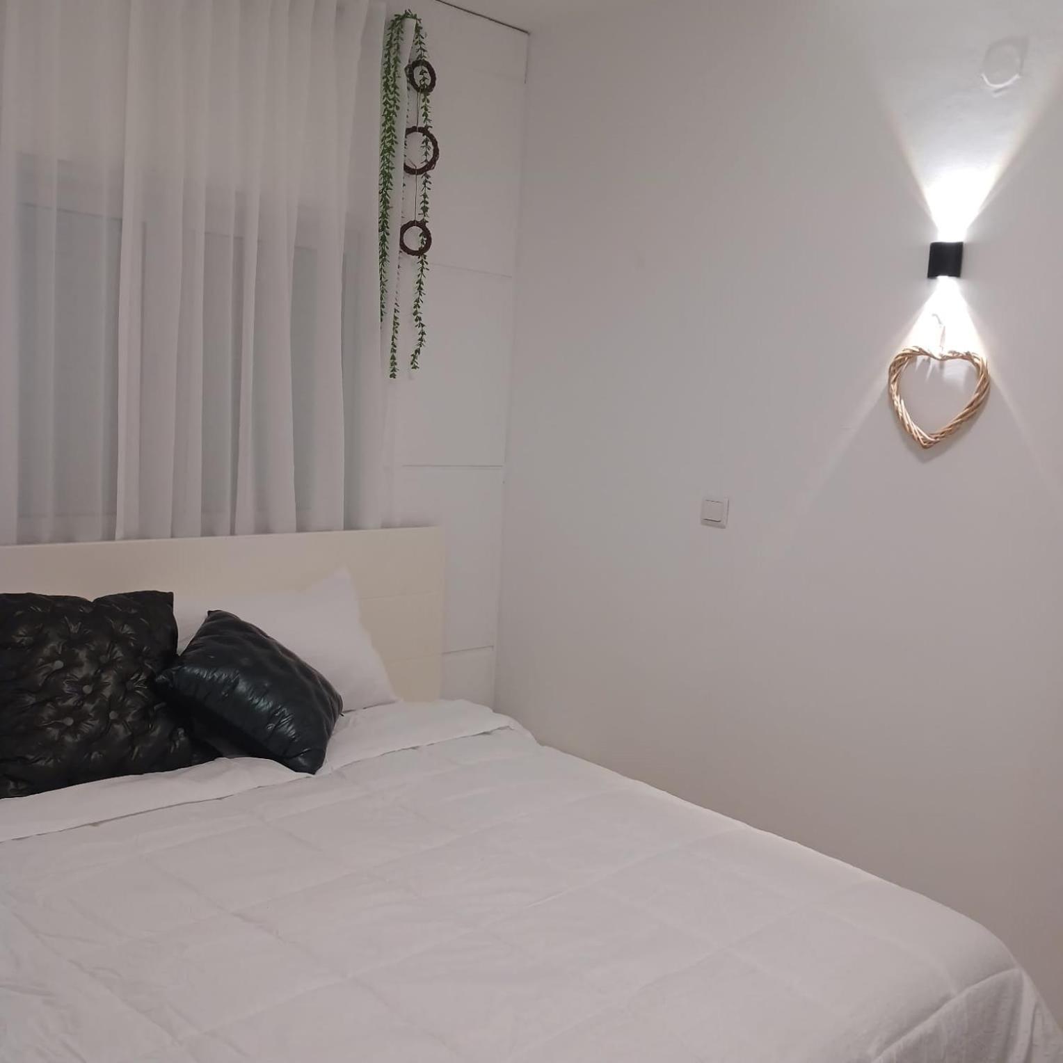 בין העצים Apartment Petach Tikva Ngoại thất bức ảnh